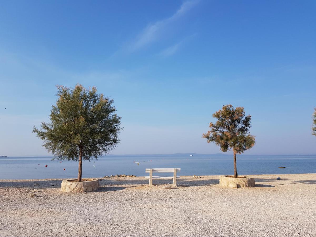 Holiday House Laura Vir Ngoại thất bức ảnh