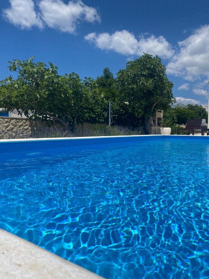 Holiday House Laura Vir Ngoại thất bức ảnh